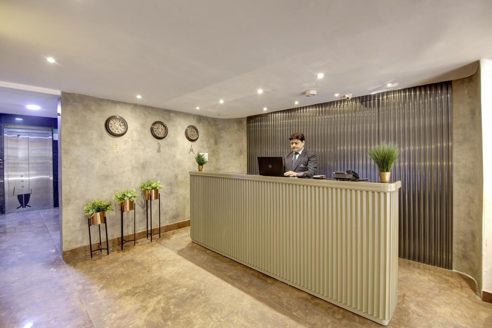 Hotel Town Grand Patel Nagar New Delhi Exterior photo