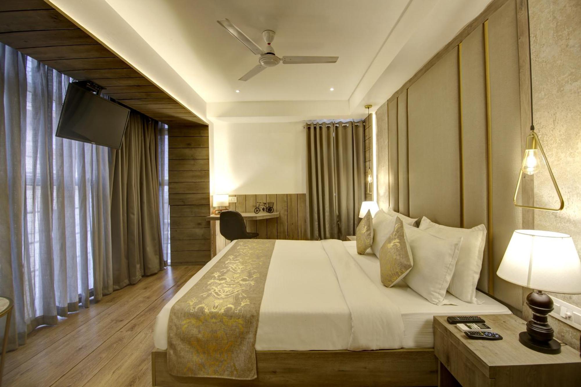 Hotel Town Grand Patel Nagar New Delhi Exterior photo